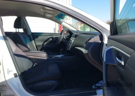 2017 Nissan Altima 2.5 Sr из США, поврежденный, VIN 1N4AL3AP8HC482077